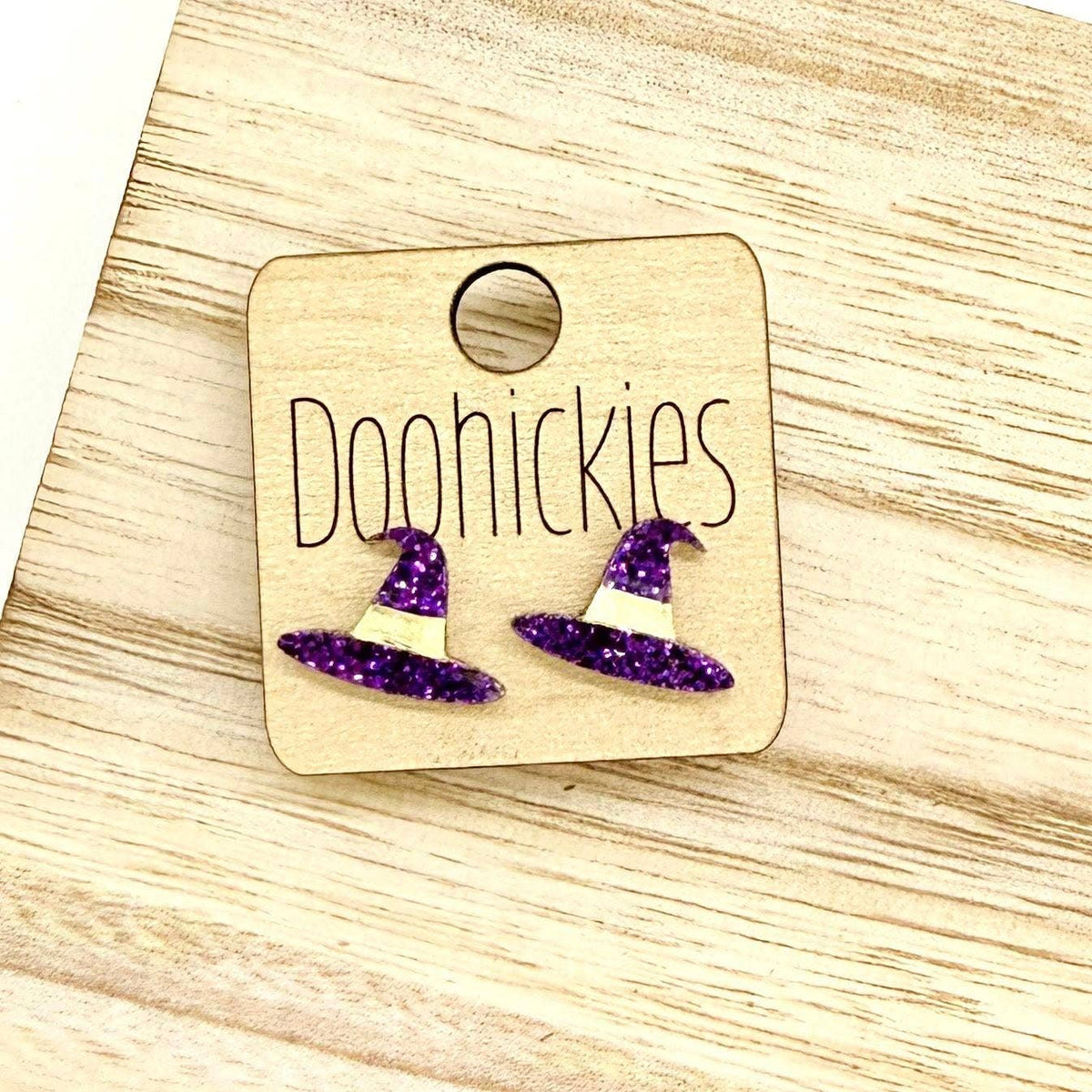 Spooky Studs - Acrylic Halloween Earrings: Solid Scaredy Cat