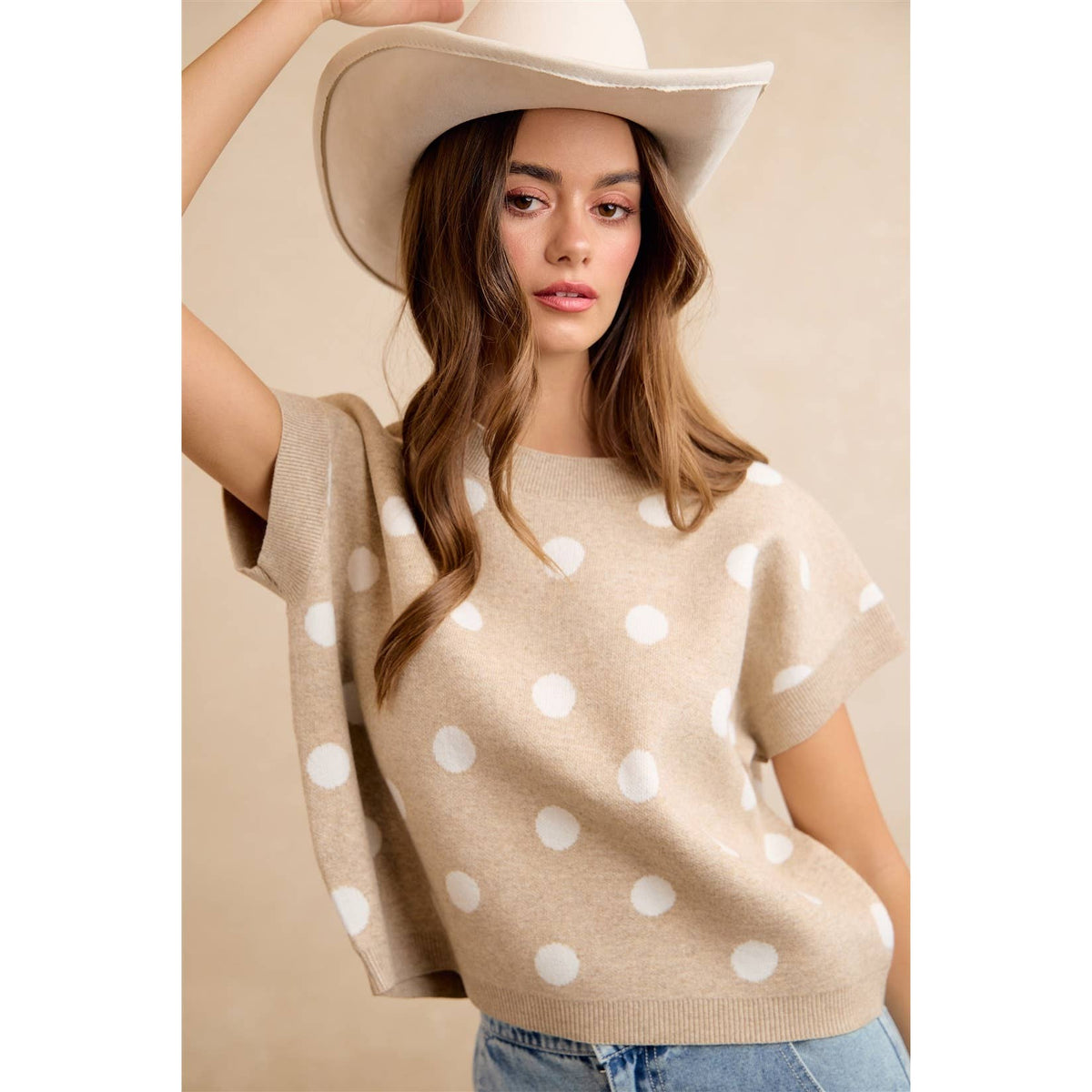 POLKA DOT KNIT SLEEVELESS TOP: BEIGE/IVORY