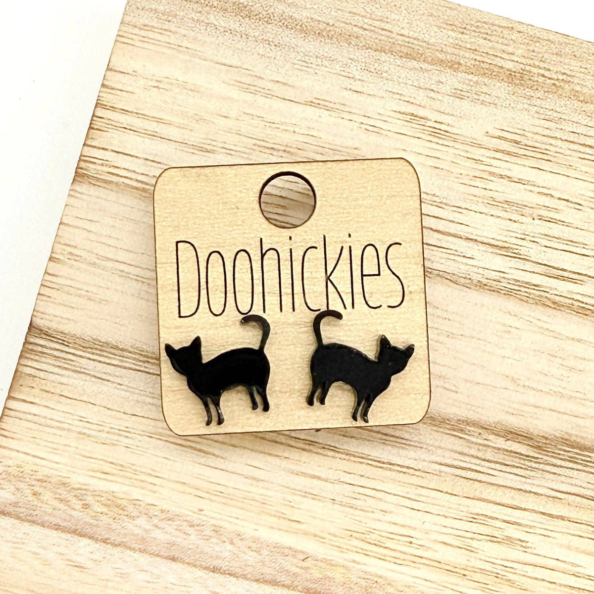 Spooky Studs - Acrylic Halloween Earrings: Solid Scaredy Cat