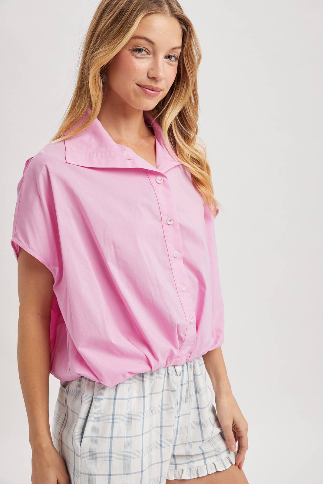 BUBBLE HEM BUTTON-UP BLOUSE / WL25-11858: BLACK
