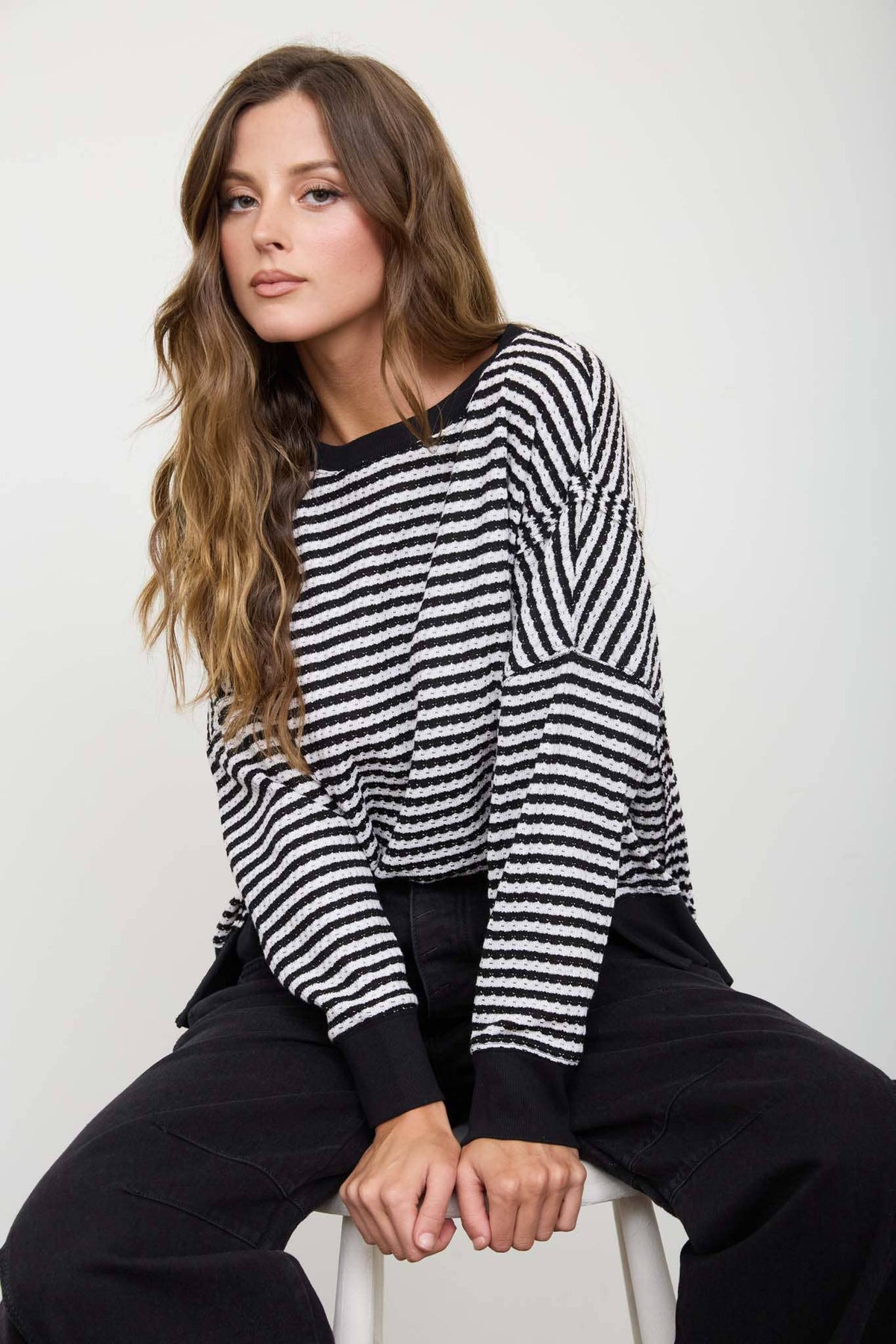 STRIPE EXPOSED SEAM SPLIT HEM LONG SLEEVE KNIT TOP : BLUE