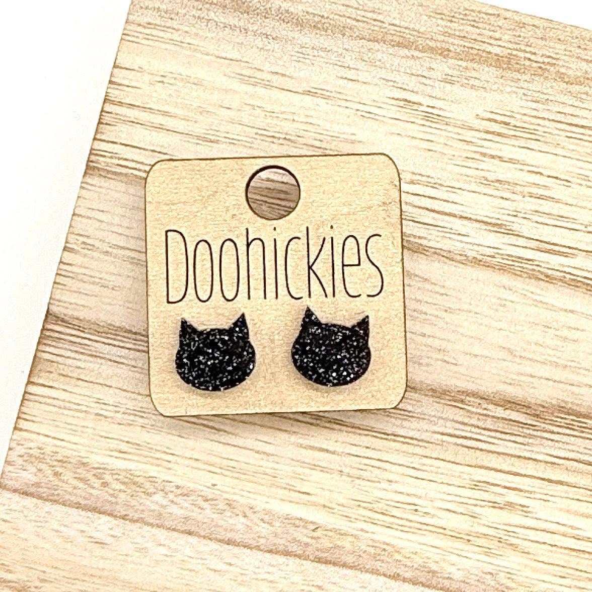 Spooky Studs - Acrylic Halloween Earrings: Solid Scaredy Cat
