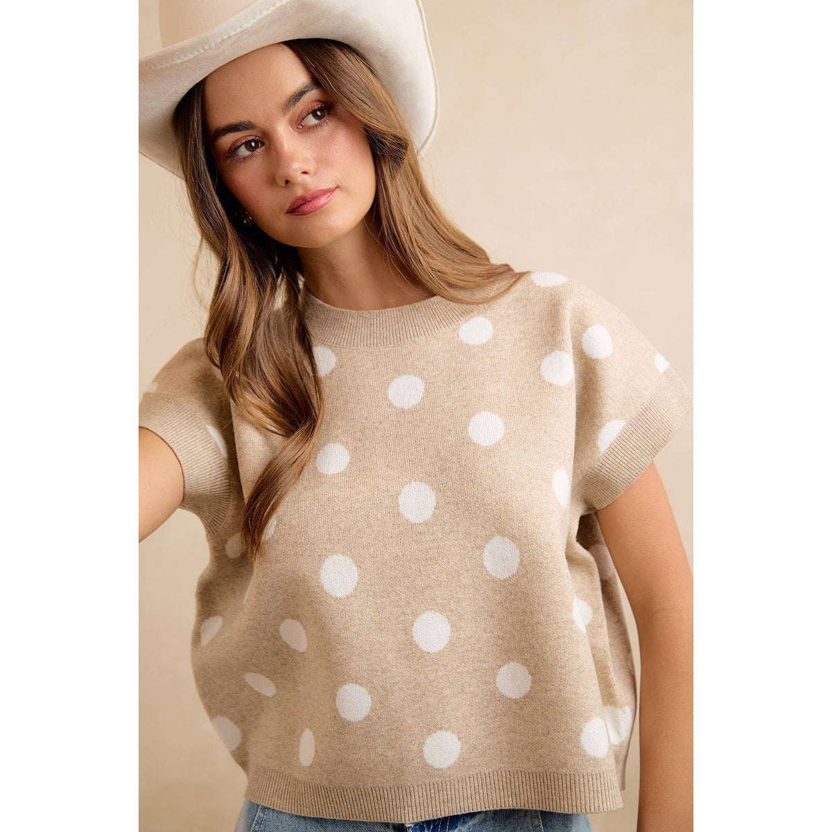 POLKA DOT KNIT SLEEVELESS TOP: BEIGE/IVORY