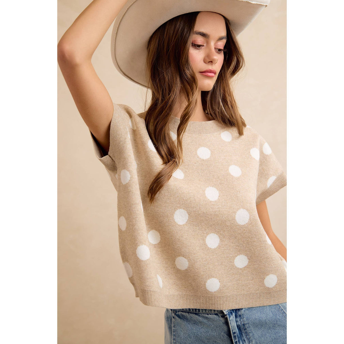 POLKA DOT KNIT SLEEVELESS TOP: BEIGE/IVORY