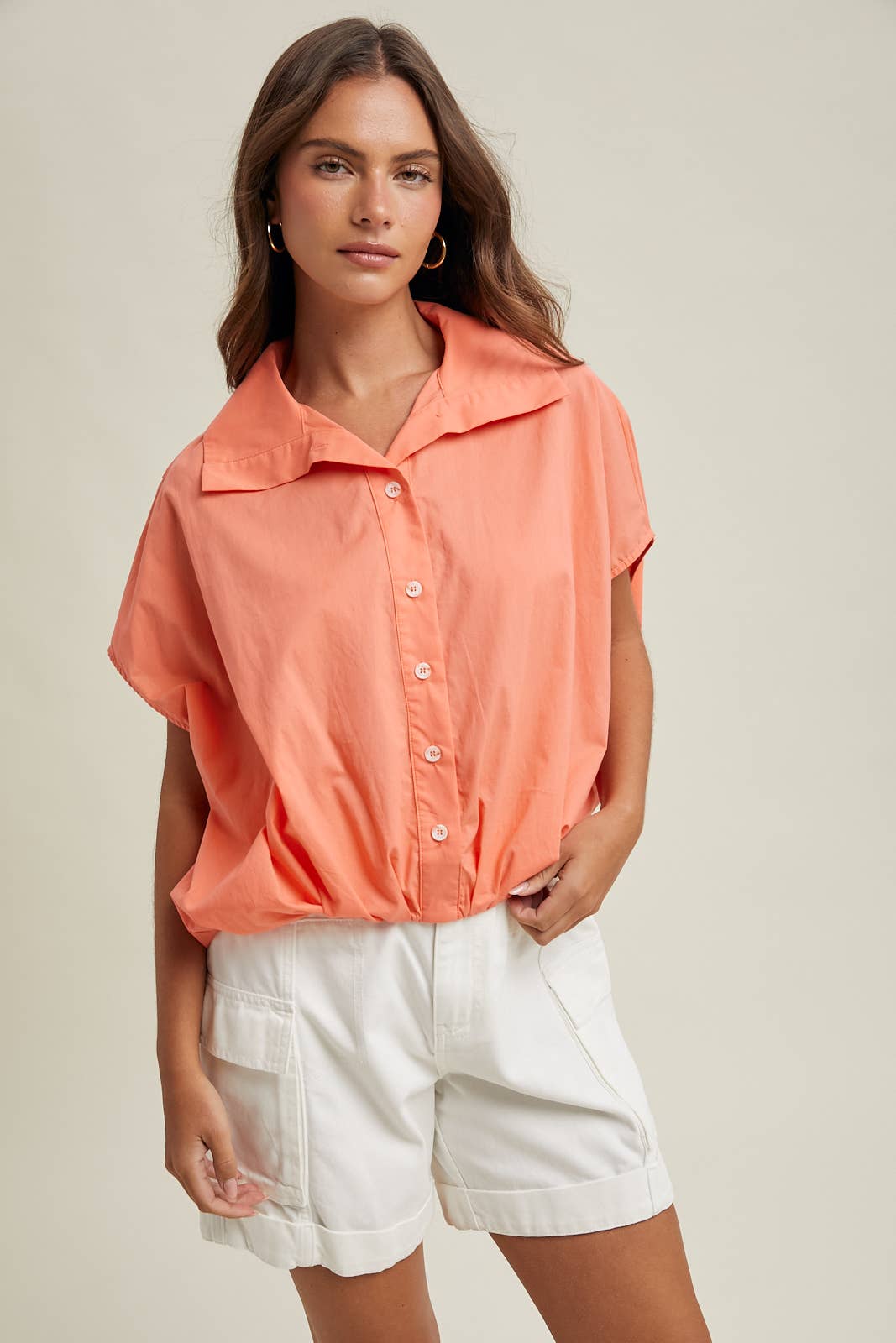 BUBBLE HEM BUTTON-UP BLOUSE / WL25-11858: BLACK