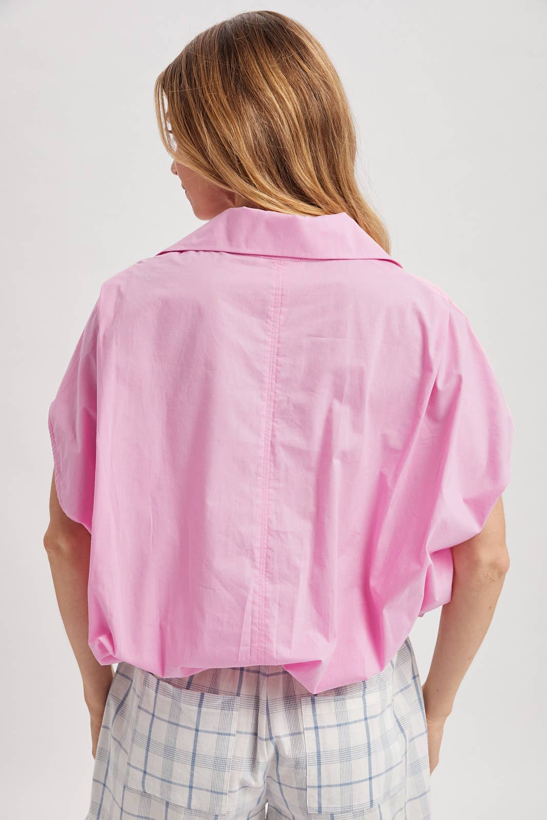 BUBBLE HEM BUTTON-UP BLOUSE / WL25-11858: BLACK