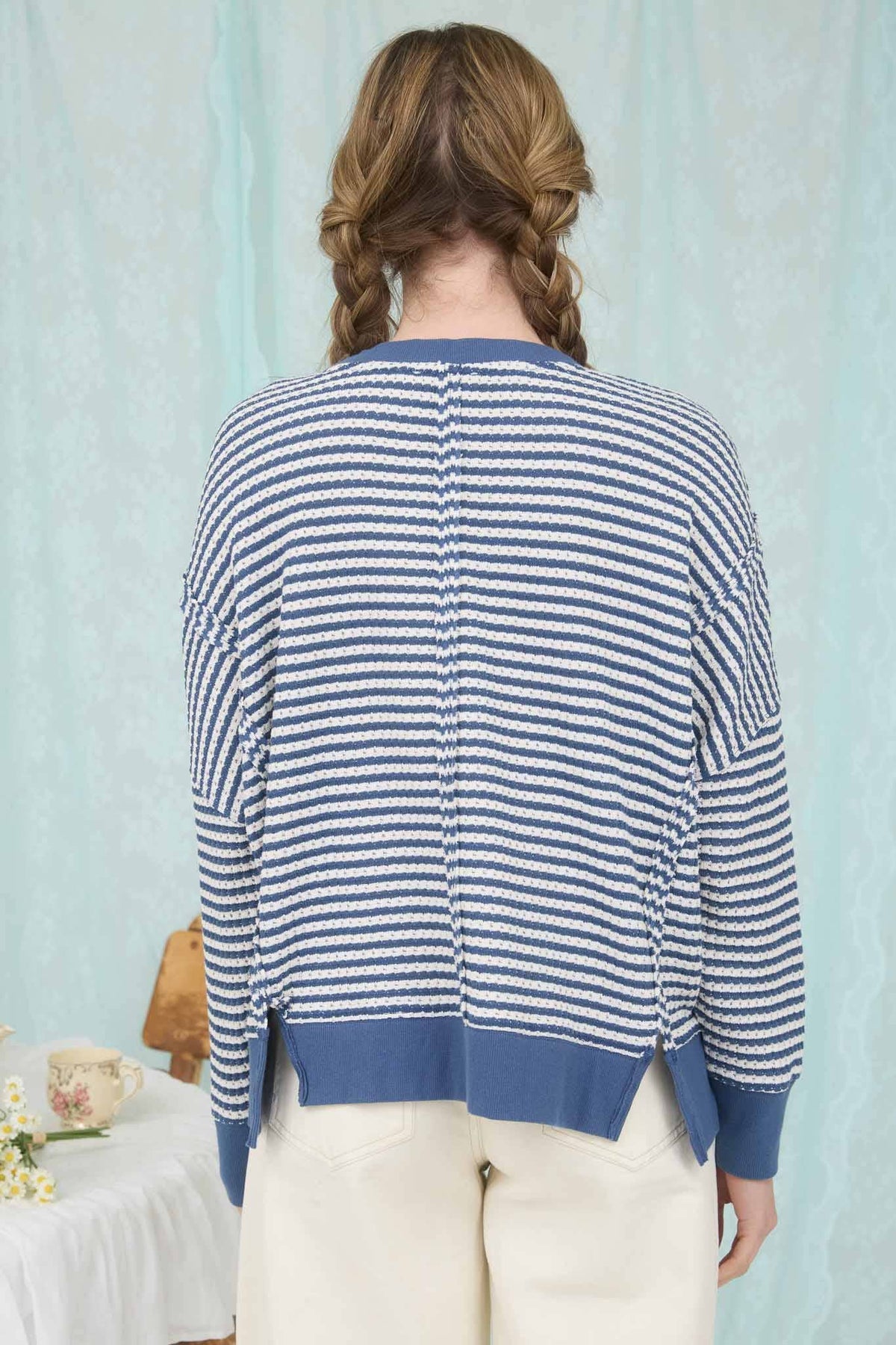 STRIPE EXPOSED SEAM SPLIT HEM LONG SLEEVE KNIT TOP : BLUE