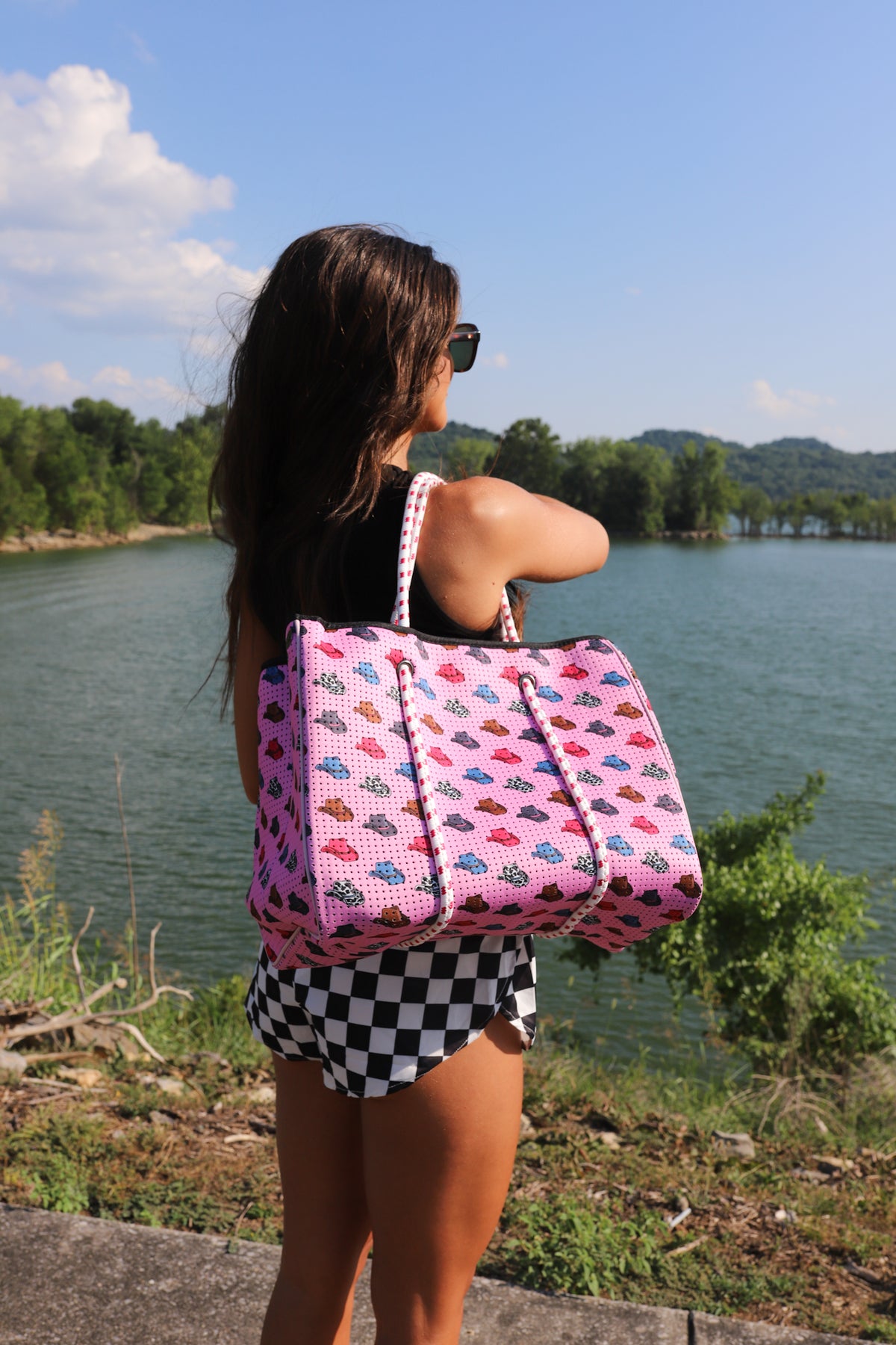 Beach Hand Bag in Black Pink Cowboy Hat