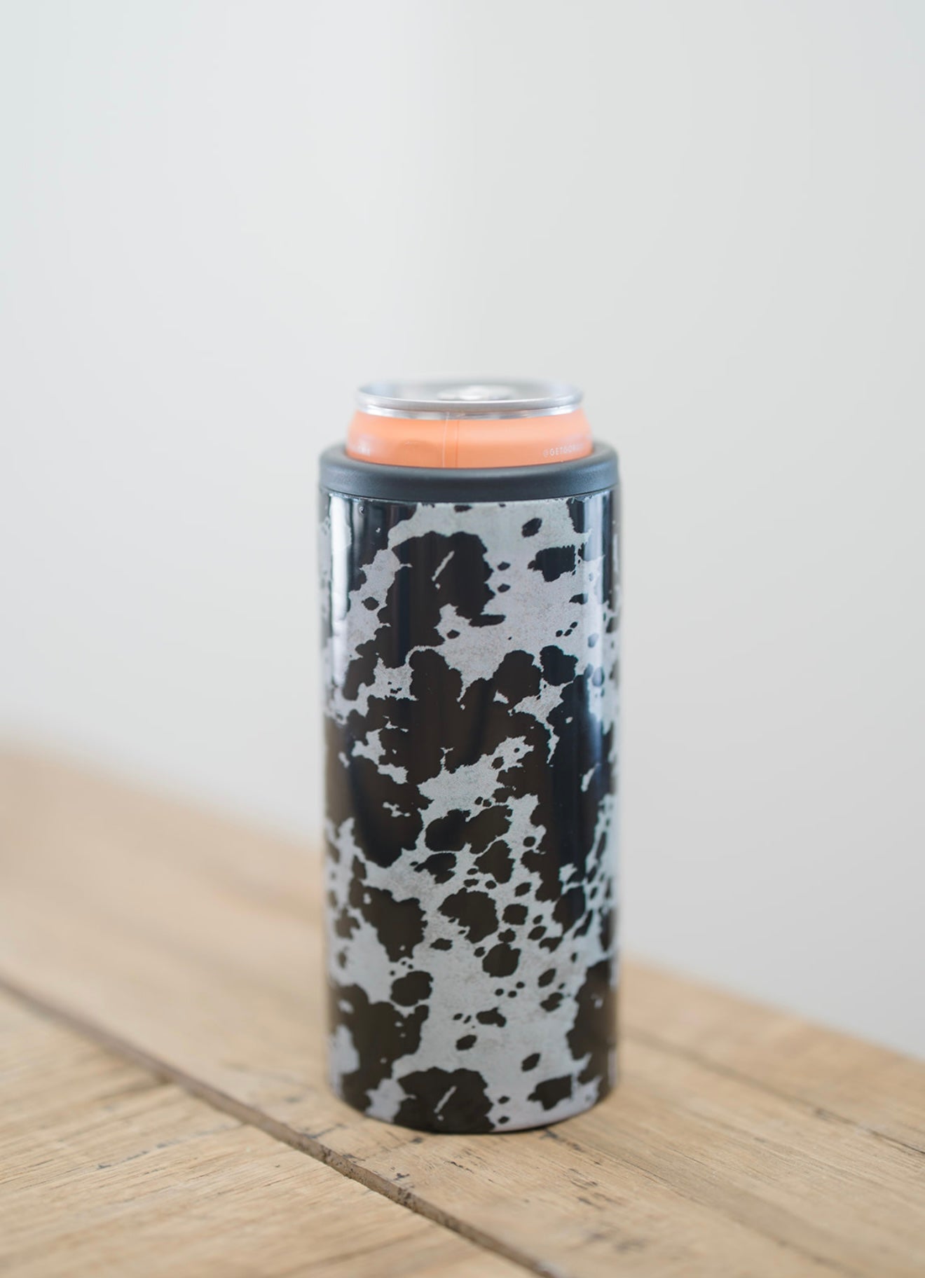 Black Cowhide Hard Cooling Can