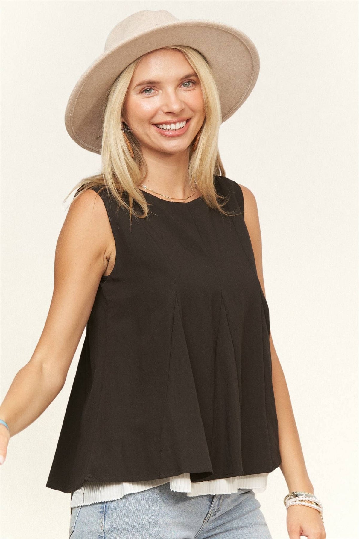 SLEEVELESS LAYERED TOP PLEATED