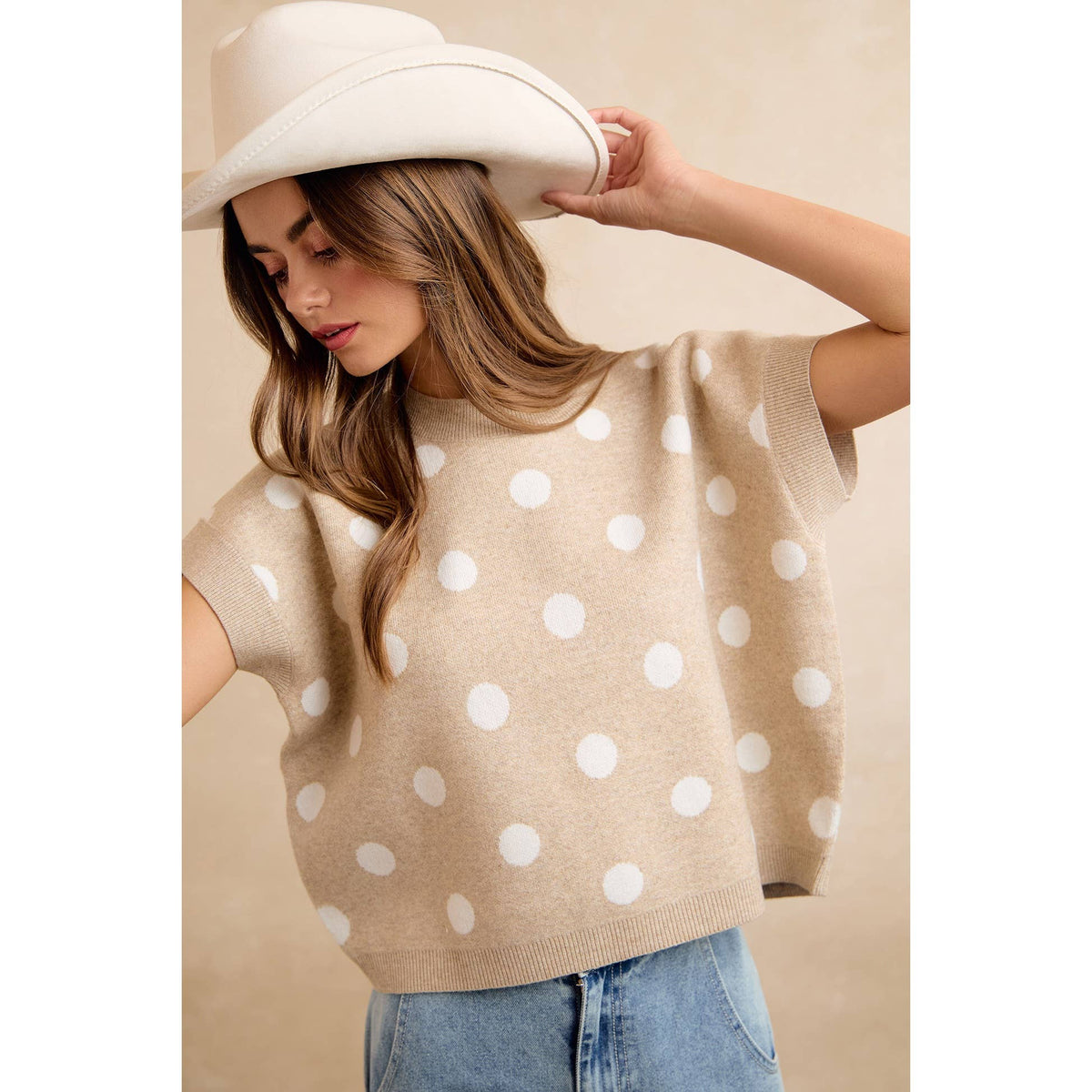 POLKA DOT KNIT SLEEVELESS TOP: BEIGE/IVORY
