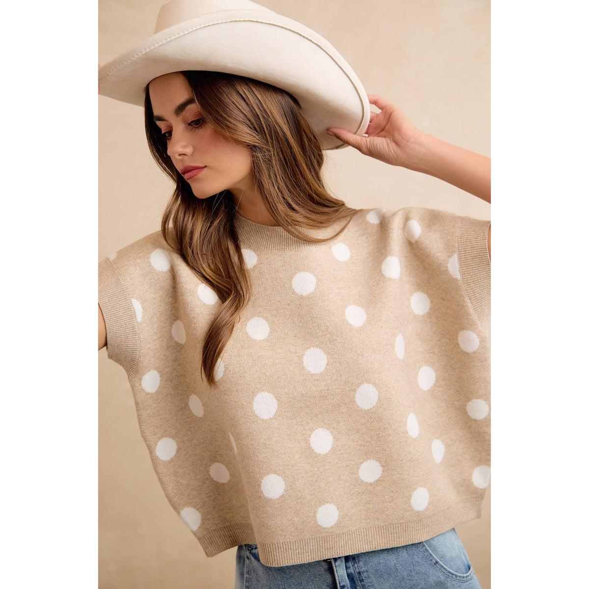 POLKA DOT KNIT SLEEVELESS TOP: BEIGE/IVORY