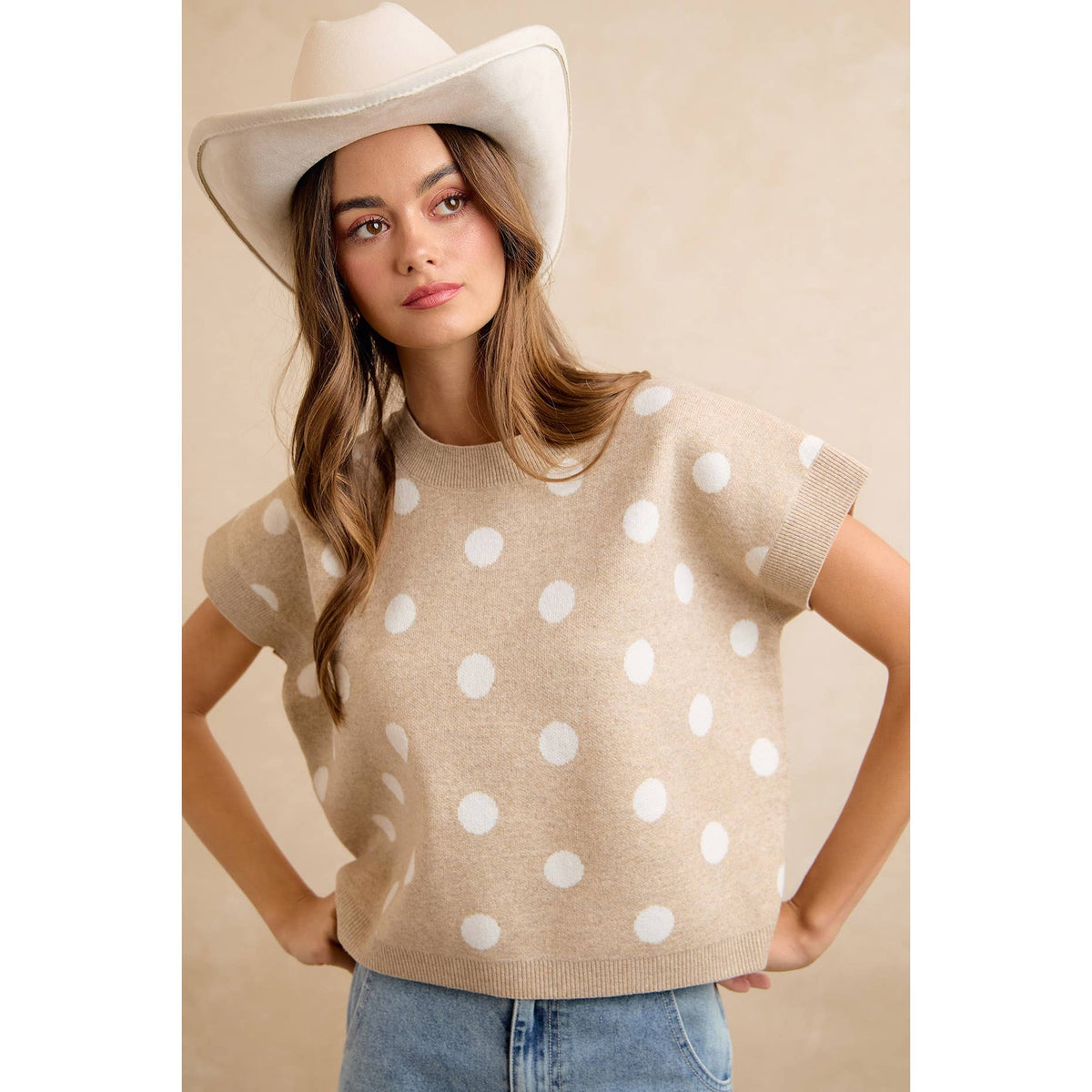 POLKA DOT KNIT SLEEVELESS TOP: BEIGE/IVORY
