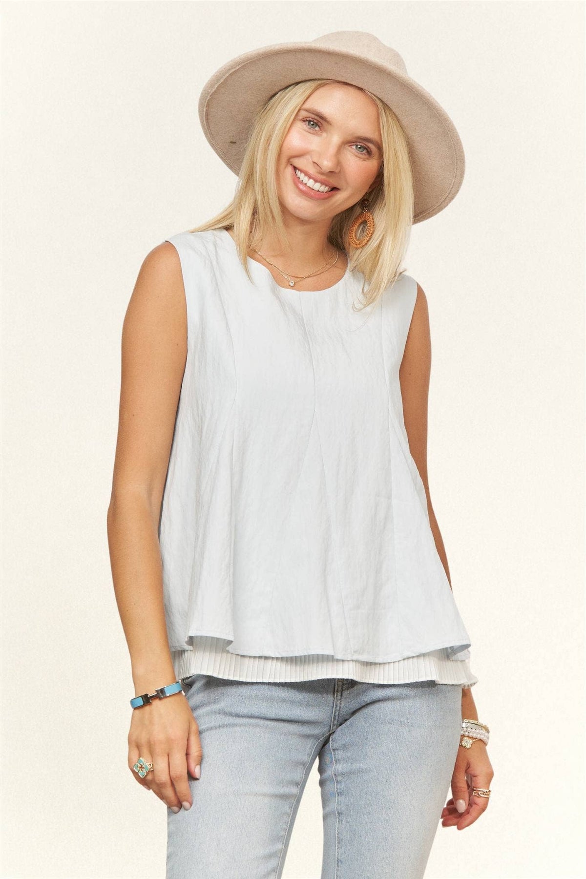 SLEEVELESS LAYERED TOP PLEATED