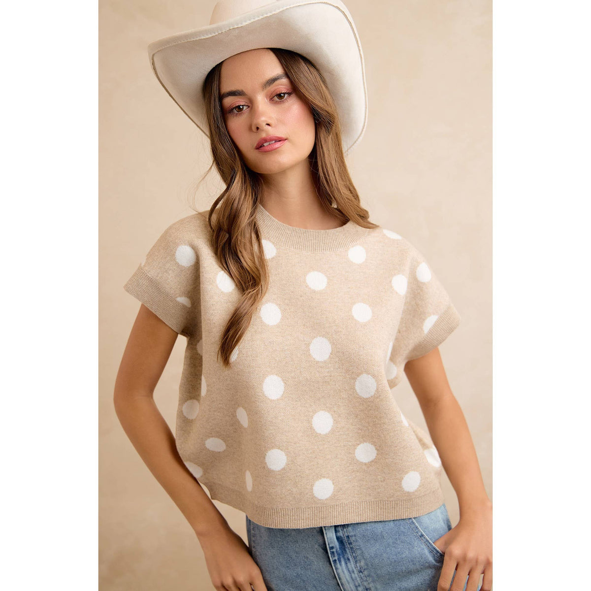 POLKA DOT KNIT SLEEVELESS TOP: BEIGE/IVORY