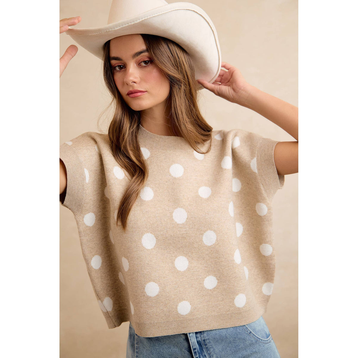 POLKA DOT KNIT SLEEVELESS TOP: BEIGE/IVORY