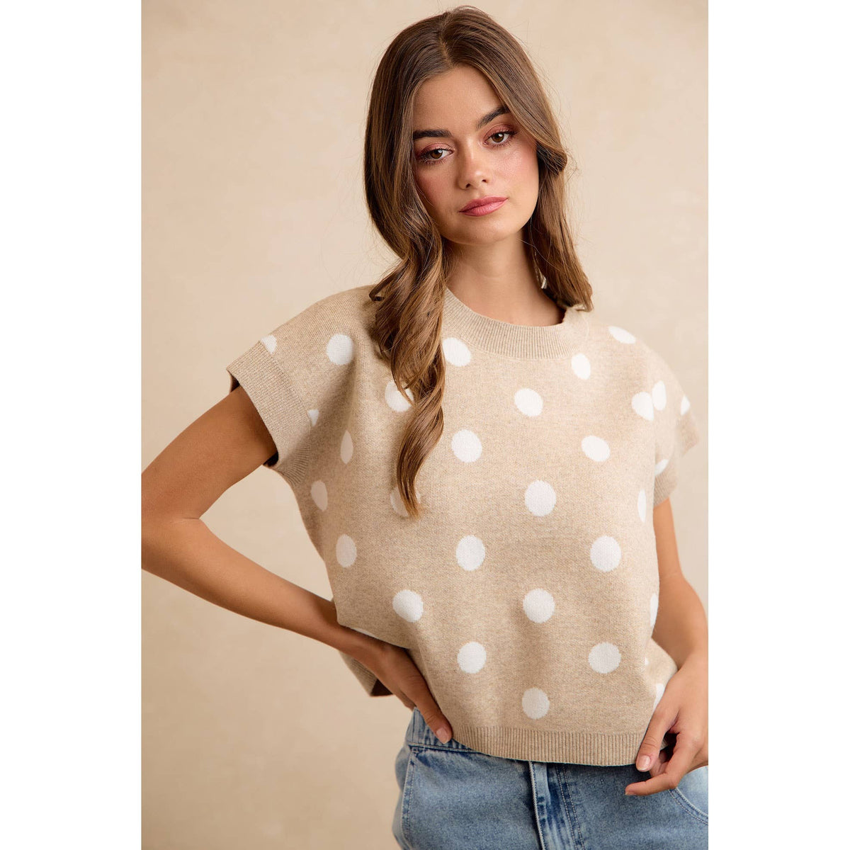 POLKA DOT KNIT SLEEVELESS TOP: BEIGE/IVORY
