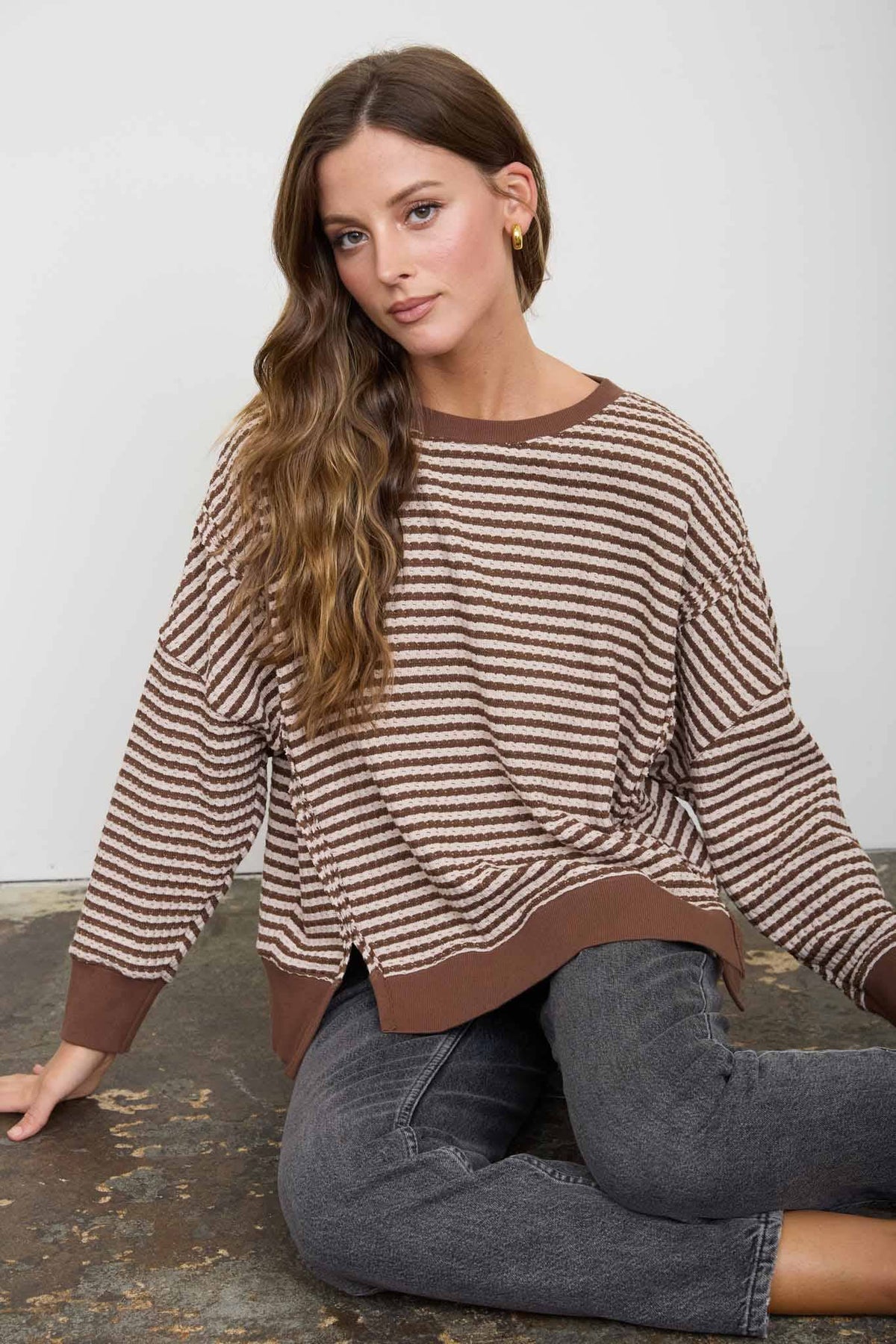 STRIPE EXPOSED SEAM SPLIT HEM LONG SLEEVE KNIT TOP : BLUE