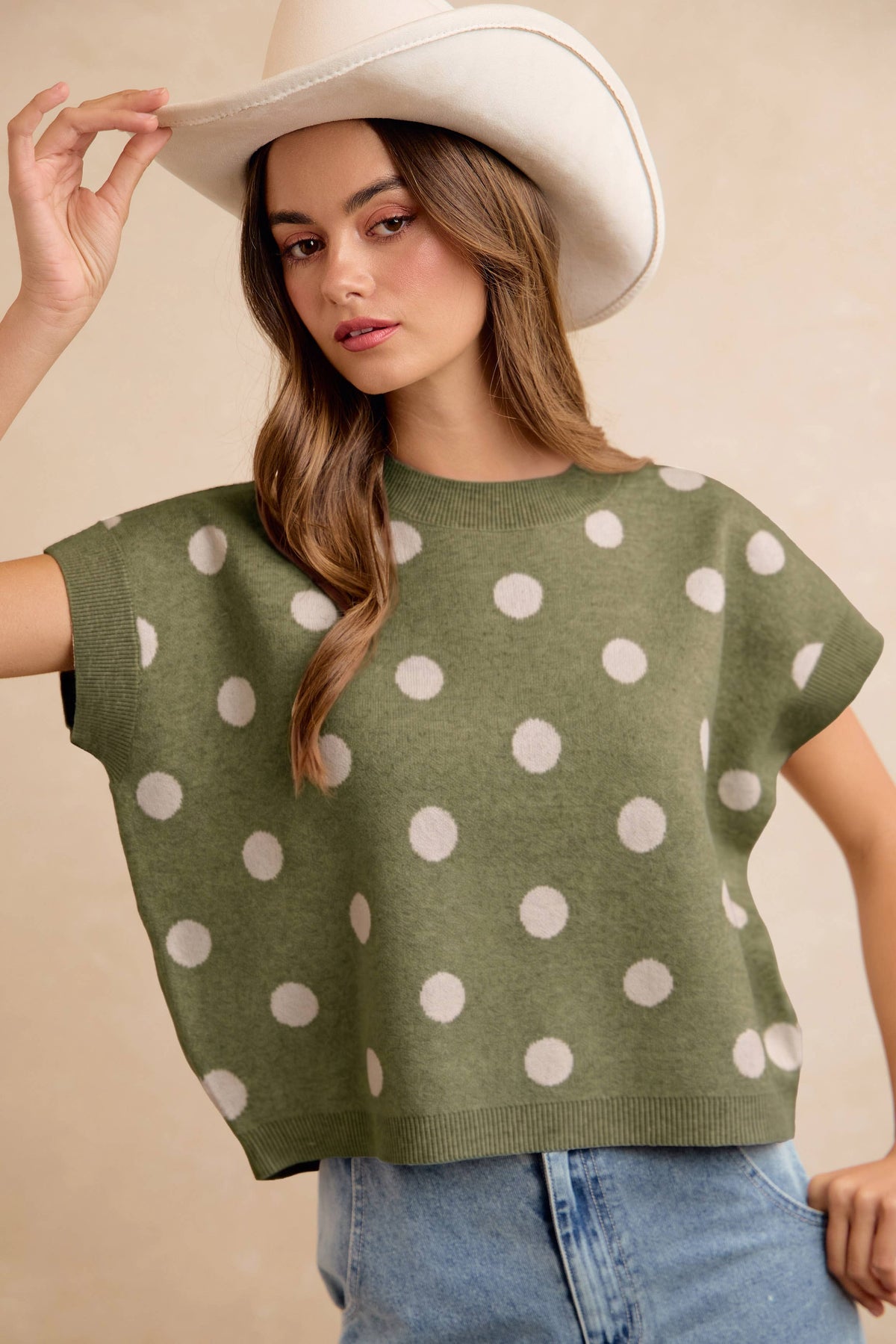 POLKA DOT KNIT SLEEVELESS TOP: BEIGE/IVORY